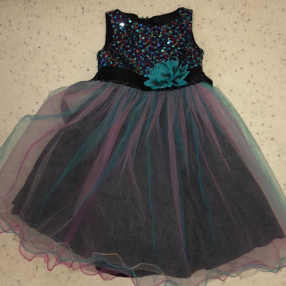 Dress - Picture 1 of 1